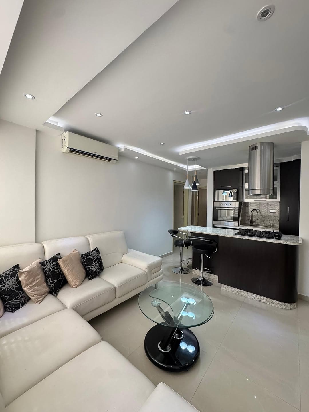 Apartamento amoblado en venta, Res. Vista al Parque, Las Chimeneas