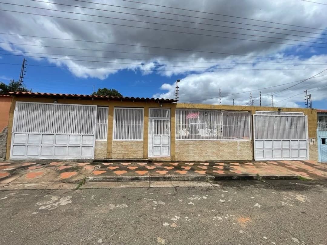 Casa quinta en venta, Urb. Los Pomelos, Ciudad Bolívar