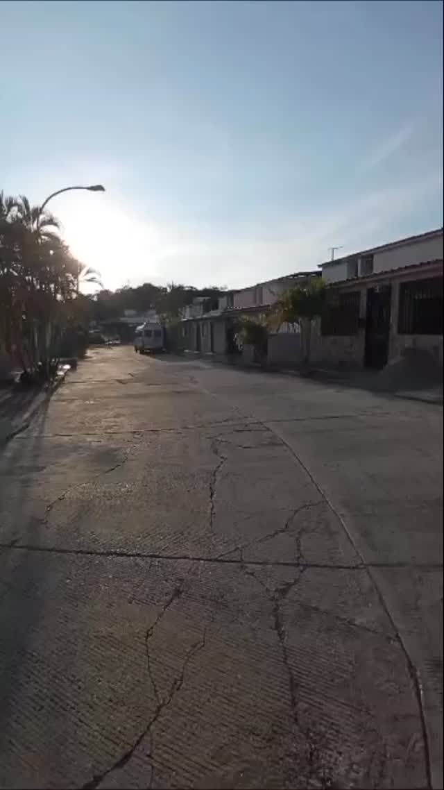 Townhouse con terreno en Urb. Las Brisas de Cúa, Valles del Tuy - Imagen 1