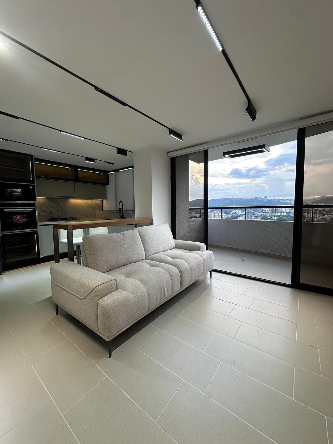 Apartamento a estrenar en alquiler, Las Chimeneas, Valencia - Imagen 1